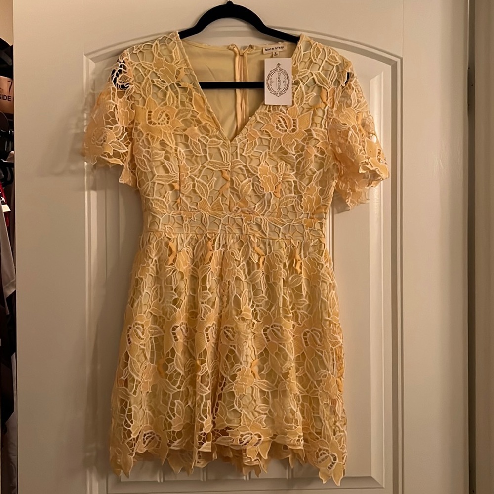 Brand New w/tags Main Street Yellow Shorts Romper size Small